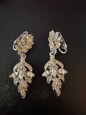 Vintage-Inspired Crystal Drop Earrings in Silver